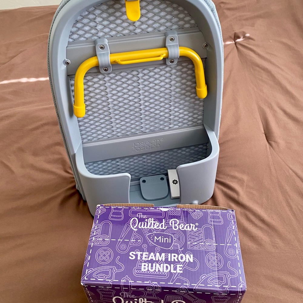 Mini Iron & Foldable Ironing Board